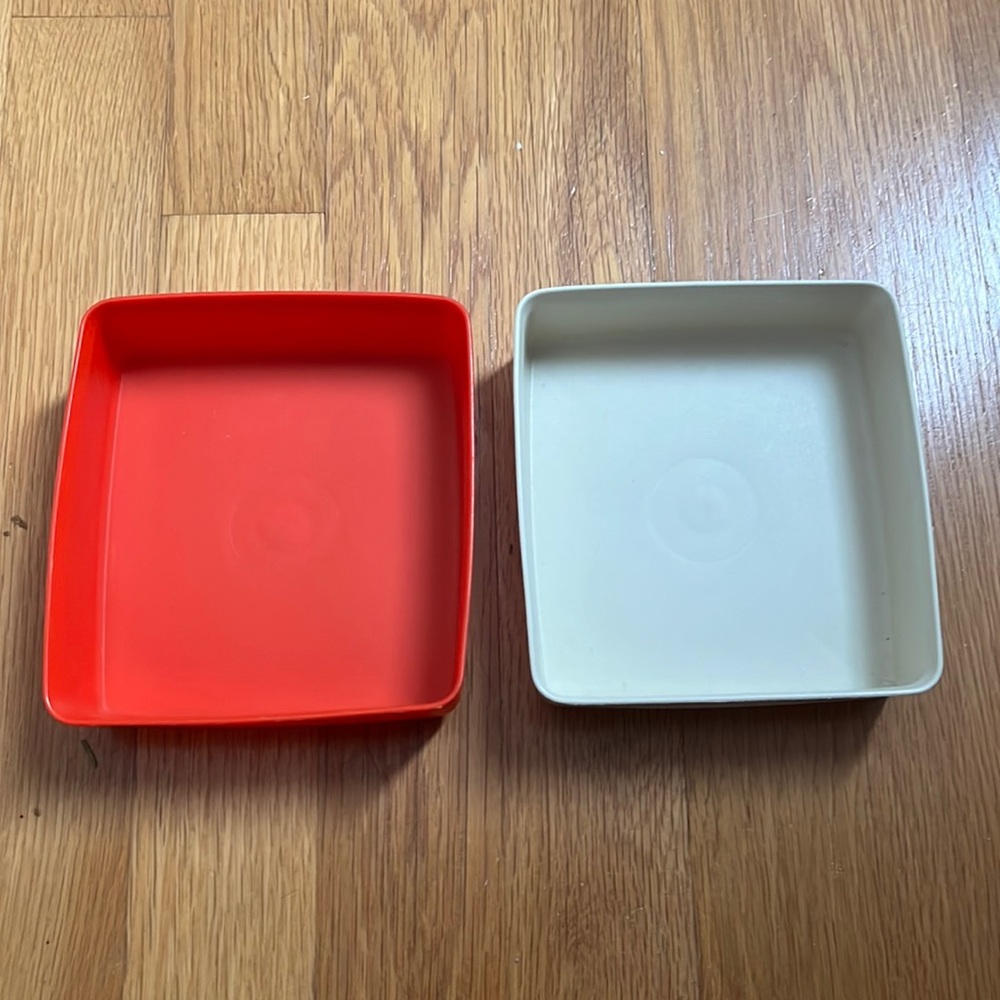 Tupperware set of 2  sandwich containers